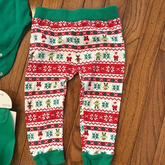 Adorable Christmas outfit 24 months with bonus silicone holiday bin - Picture 2 of 7